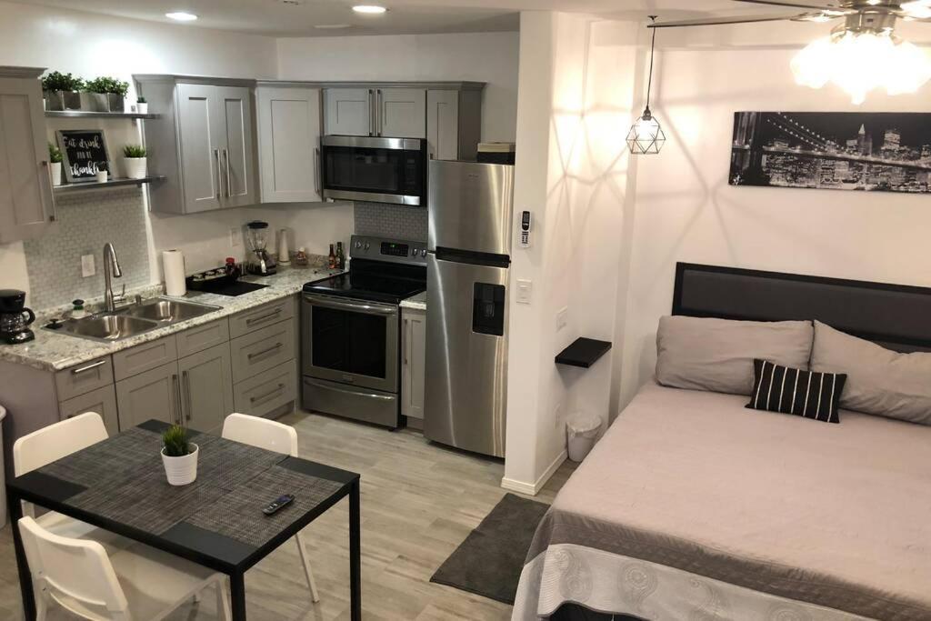New 2 Bedroom Luxury Apartment -Great Location -Modern ปูแอร์โตเปญาสโก ภายนอก รูปภาพ