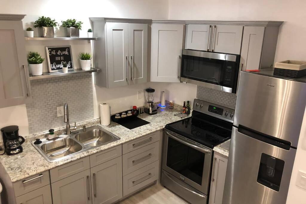 New 2 Bedroom Luxury Apartment -Great Location -Modern ปูแอร์โตเปญาสโก ภายนอก รูปภาพ